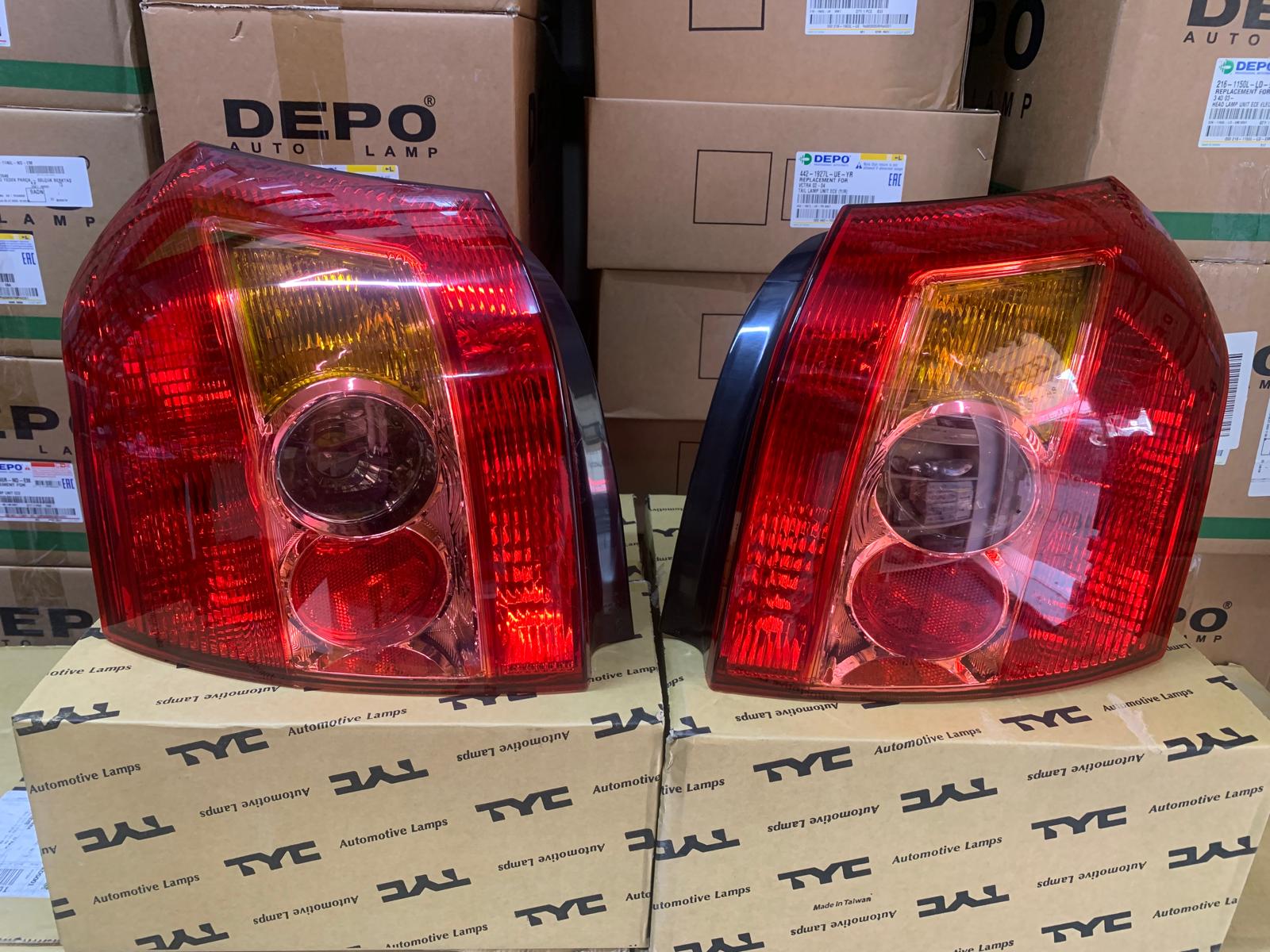 TOYOTA COROLLA HB 2004-2006 TYC MARKA SAĞ VE SOL STOP LAMBASI TAKIM 81561-02300 / 81551-02300