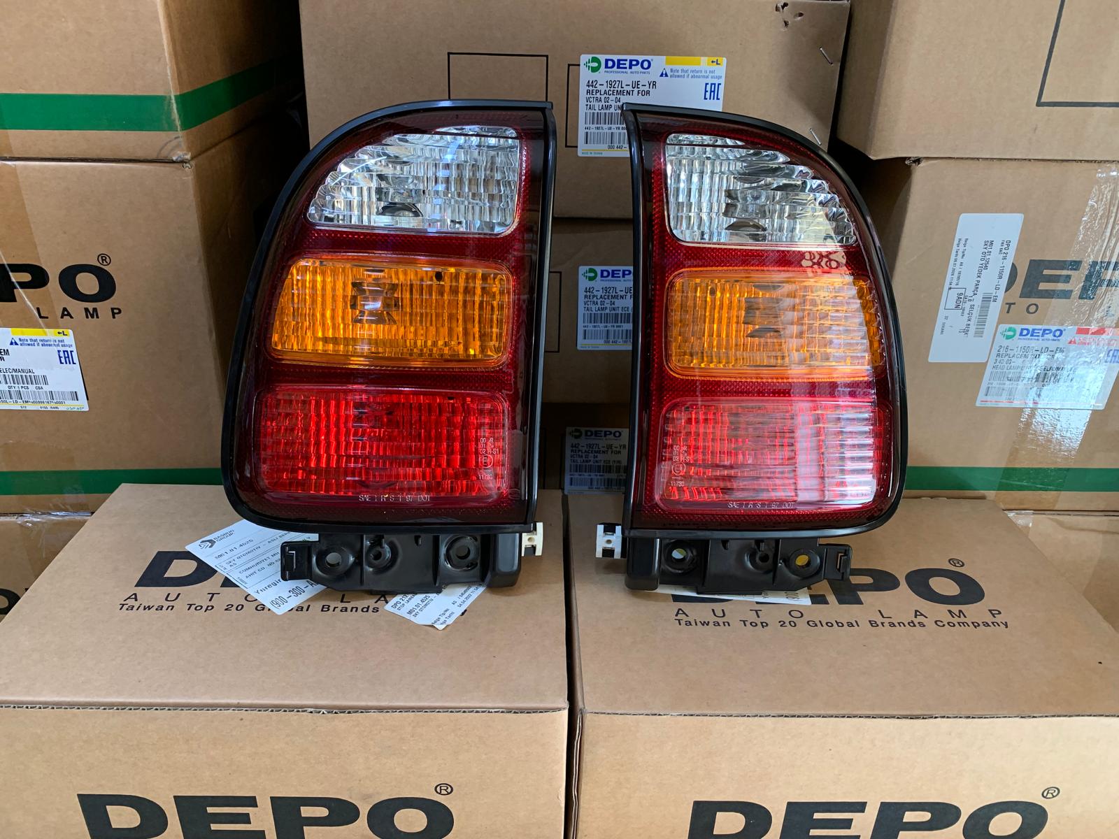 TOYOTA RAV4 1998-2000 ARASI DEPO SAĞ VE SOL STOP LAMBASI TAKIM 81560-42050 / 81550-42050
