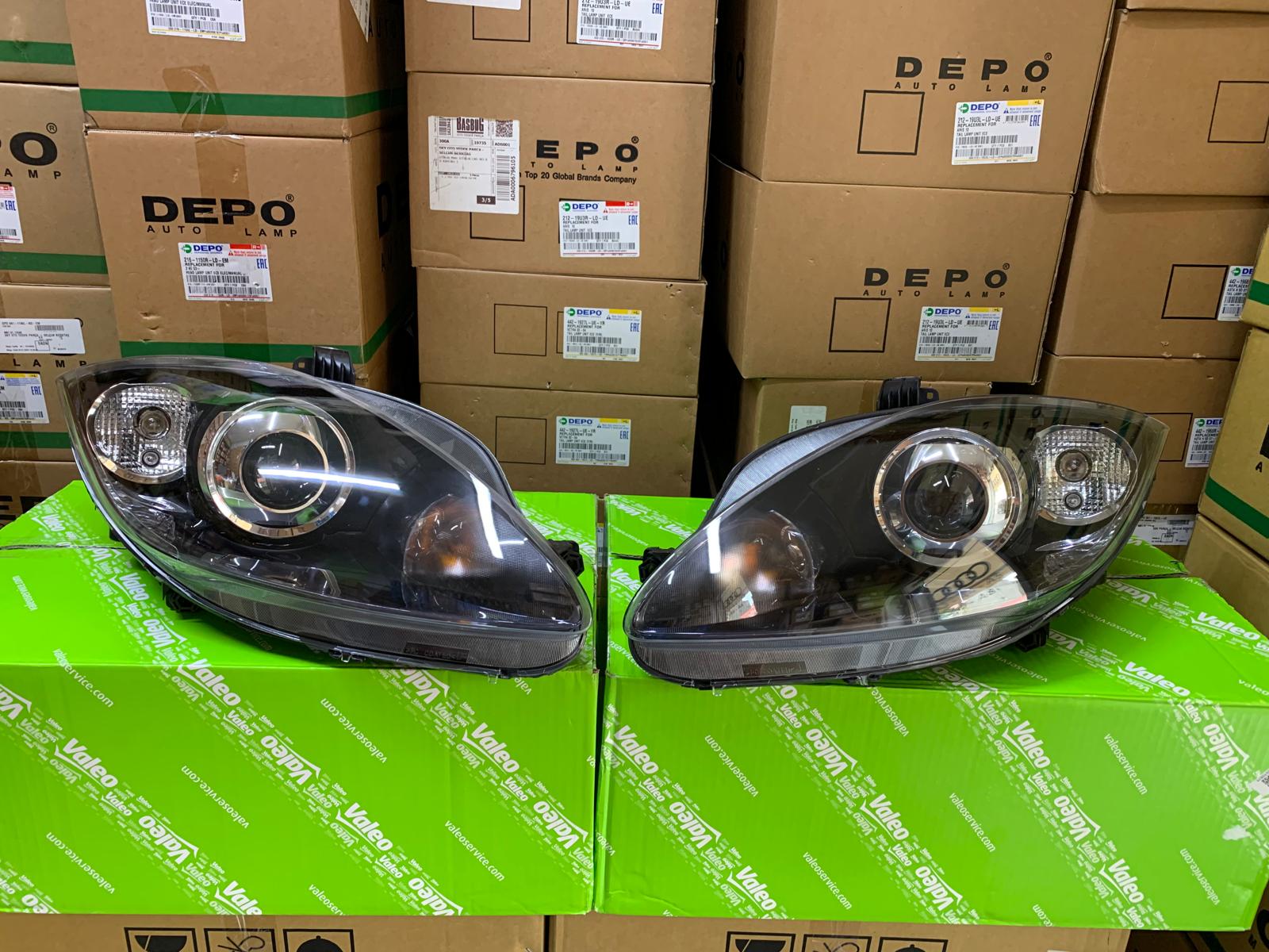 SEAT LEON FR 2009-2013 ARASI VALEO SAĞ VE SOL FAR MERCEKLİ XENON 5P1941753B / 5P1941754B